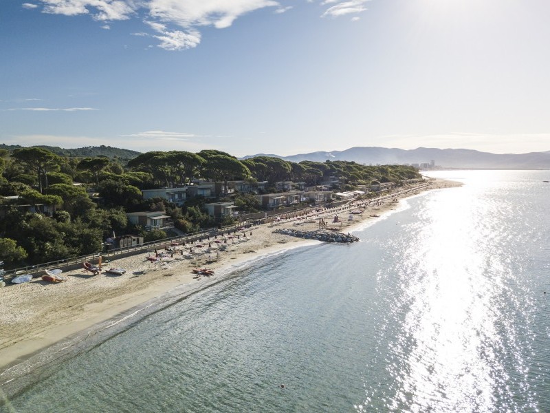 Plage directement au centre de vacances - Resort Golfo del Sole