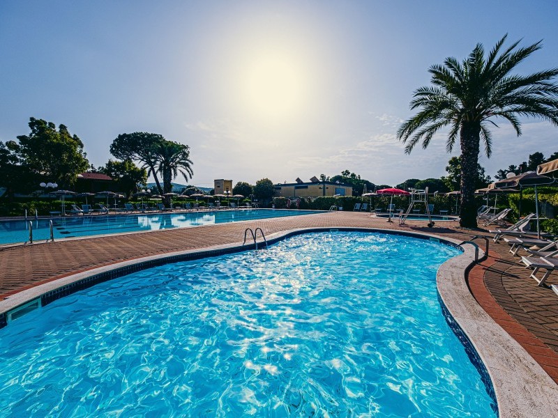 Espace piscine - Resort Golfo del Sole