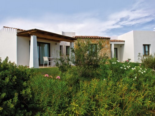 Aussenansicht der Ferienwohnungen - Grande Baia Resort San Teodoro