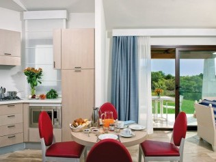 Küche mit Essbereich - Grande Baia Resort