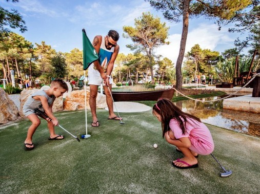 Minigolf - Holiday Resort Zaton Camping