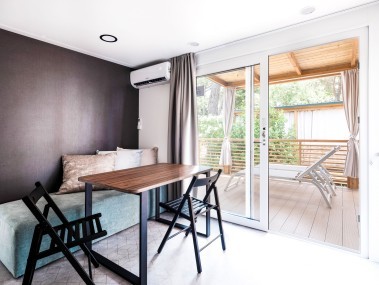 Küche mit Essbereich - Holiday Resort Zaton Camping