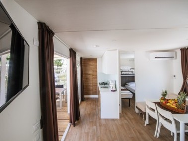 Küche mit Wohnzimmer - Holiday Resort Zaton Camping