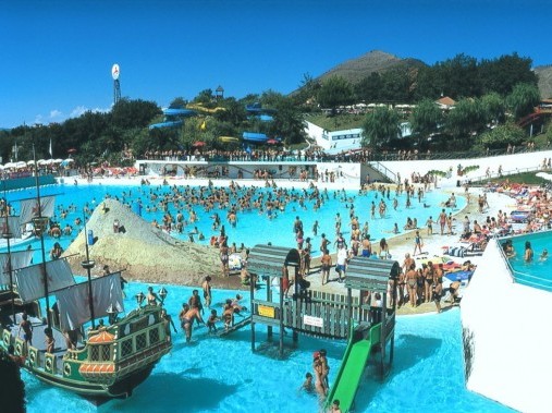 Piscina per grandi e piccoli nuotatori - Caravelle Camping Village