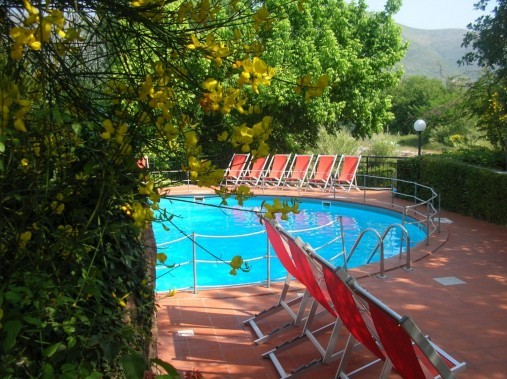 Piscina per grandi e piccoli nuotatori - Caravelle Camping Village