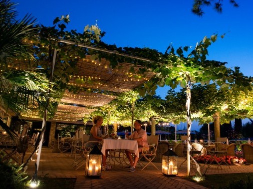 Espace restaurant avec terrasse - Park Residence Il Gabbiano