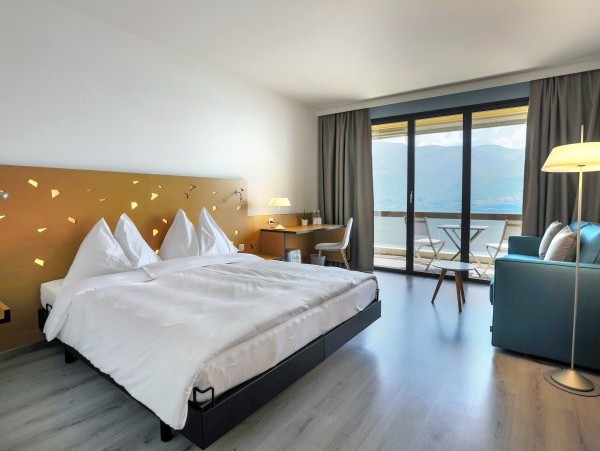 Large Classic Double Room with lakeview - Parkhotel Brenscino Brissago