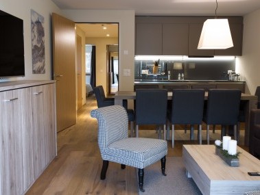 Cuisine avec coin repas - Peaks Place Apartments