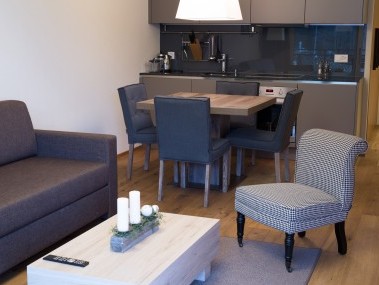 Cuisine avec coin repas - Peaks Place Apartments