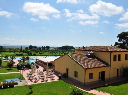 Vista sulla struttura di vacanze - Poggio all'Agnello Baratti