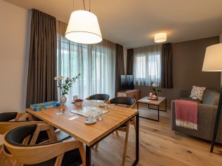 Wohnzimmer mit Essbereich - Pradas Resort