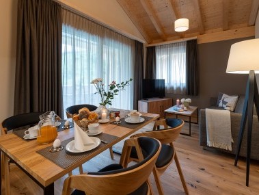 Wohnzimmer mit Essbereich- Pradas Resort