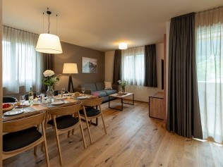 Wohnzimmer mit Essbereich - Pradas Resort