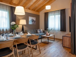 Wohnzimmer mit Essbereich - Pradas Resort
