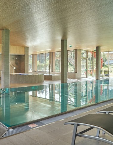 Piscina - Pradas Resort