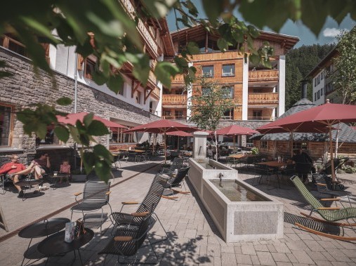 Vista esterna in estate - PRIVÀ Alpine Lodge