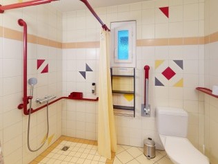 Badezimmer - Reka-Feriendorf Bergün