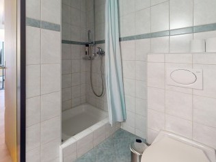 Badezimmer - Reka-Feriendorf Bergün