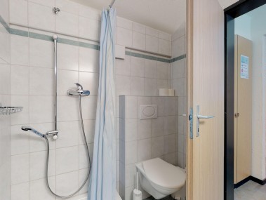 Badezimmer - Reka-Feriendorf Bergün