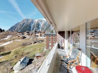 Balcony with mountain view - Reka Holiday Village Blatten