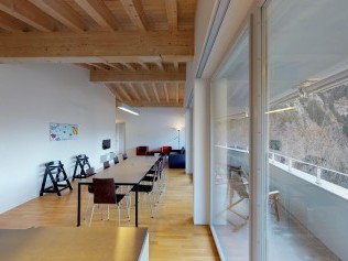 Kitchen with dining area - Reka Holiday Village Blatten