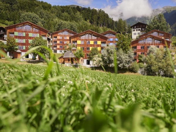 Exterior view in summer - Reka Holiday Village Disentis