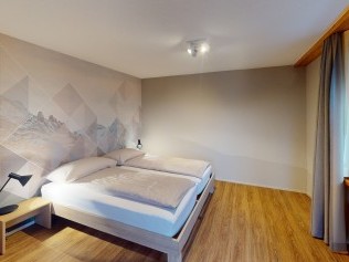 89554_typ-k-modern-2-schlafzimmer-barrierefrei-max-6-personen-73-78-m2-bedroom1