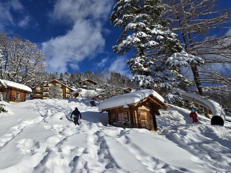 Aussenansicht im Winter - Reka-Feriendorf Hasliberg