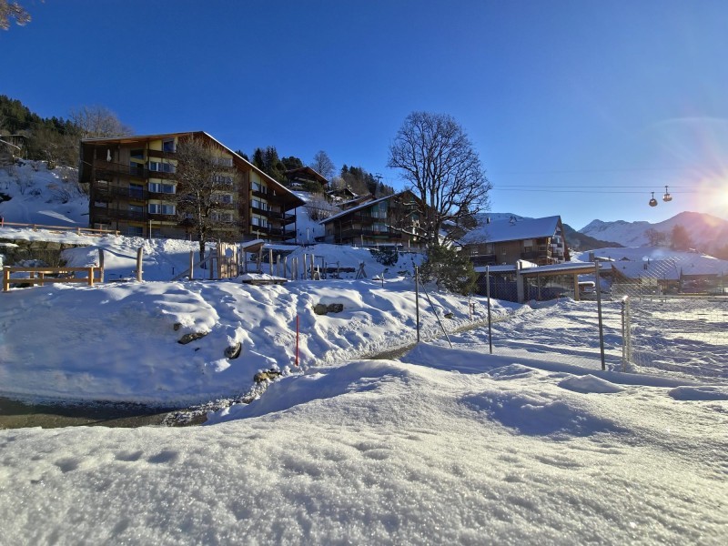 Aussenansicht im Winter - Reka-Feriendorf Hasliberg