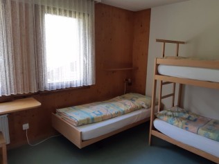 Beispiel Schlafzimmer - Reka-Feriendorf Lenk