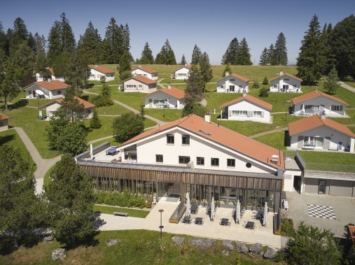 Vue extérieure en été - Village de vacances Reka Montfaucon