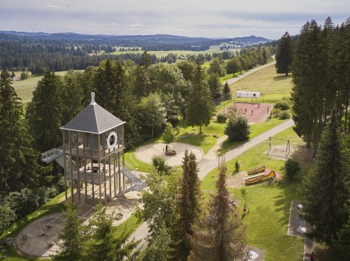 Vue extérieure en été - Village de vacances Reka Montfaucon