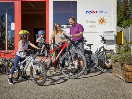 Vue extérieure en été - Village de vacances Reka Montfaucon