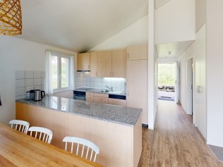 Wohnzimmer mit Essbereich/Küche - Reka-Feriendorf Montfaucon