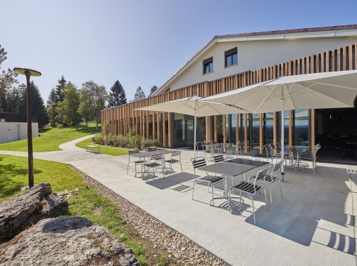 Vue extérieure en été - Village de vacances Reka Montfaucon
