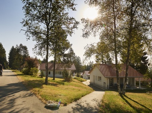 Vue extérieure en été - Village de vacances Reka Montfaucon
