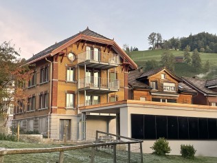 Dependece «Huus zom Bronnetrog»