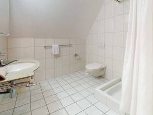 Badezimmer - Reka-Feriendorf Wildhaus