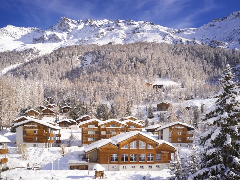 Aussenansicht im Winter - Reka-Feriendorf Zinal