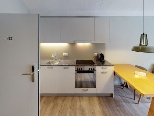 Küche mit Essbereich - Reka-Feriendorf Zinal