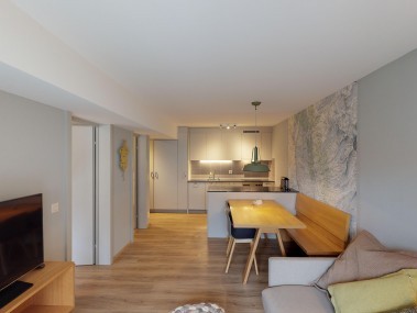 Wohnzimmer mit Essbereich - Reka-Feriendorf Zinal