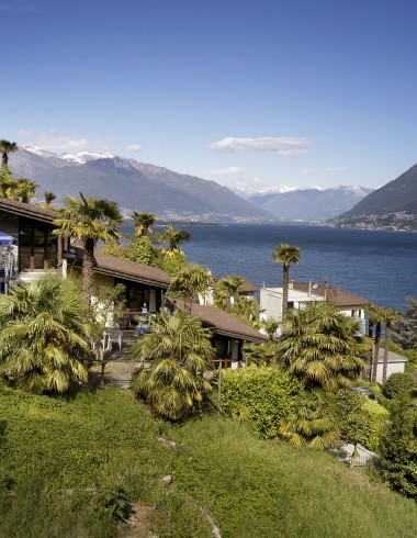 Exterior view in summer - Reka Holiday house Brissago