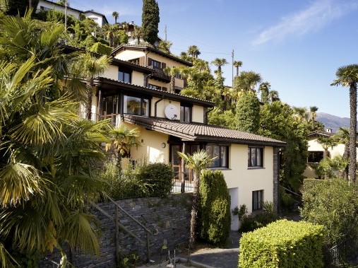 Aussenansicht im Sommer - Reka-Ferienhaus Brissago