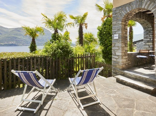 Aussenansicht im Sommer - Reka-Ferienhaus Brissago