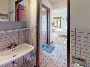 Badezimmer - Reka-Ferienanlage Brissago