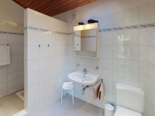 Badezimmer - Reka-Ferienanlage Brissago
