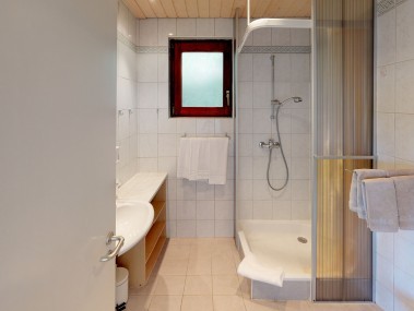 Badezimmer - Reka-Ferienanlage Brissago