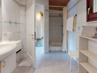 Badezimmer - Reka-Ferienanlage Brissago