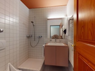 Badezimmer - Reka-Ferienanlage Chesa Engadina Madulain