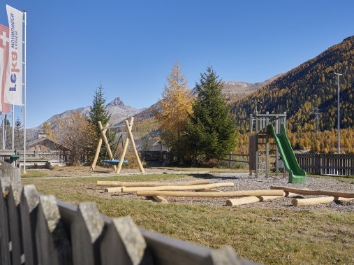 Spielplatz - Reka-Ferienanlage Chesa Engiadina Madulain